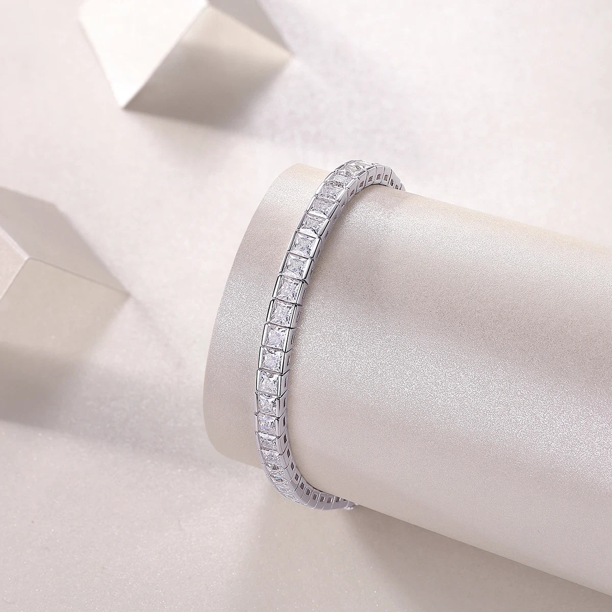 Moissanite Time Tunnel Bracelet – Elegant Minimalist Jewelry
