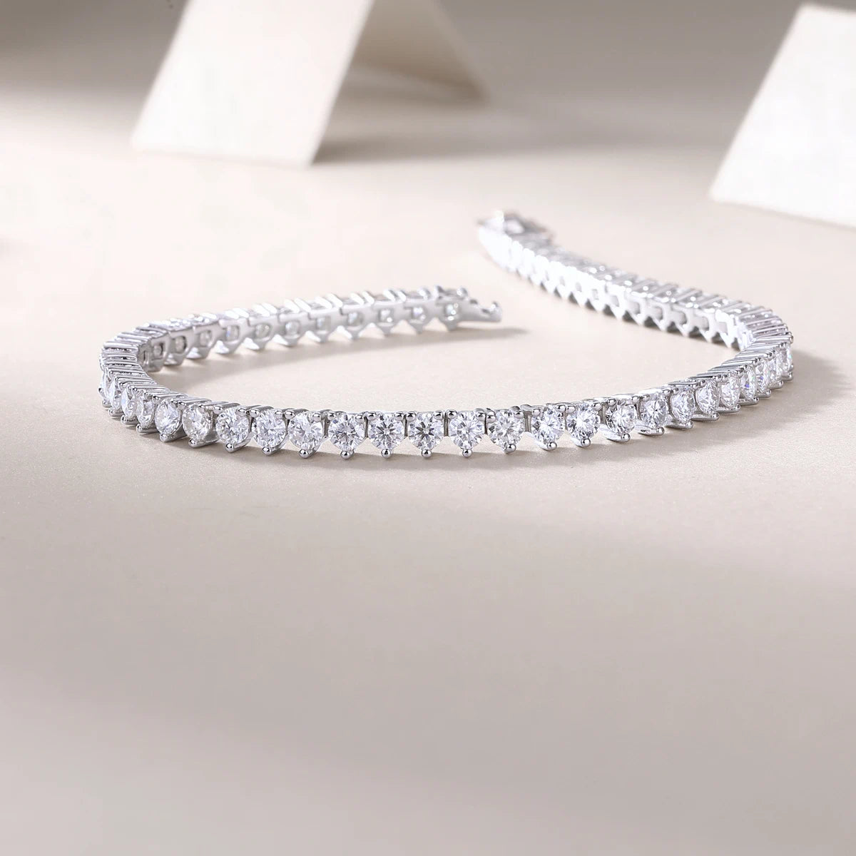 Elegant Moissanite Tennis Bracelet – Dazzling Design