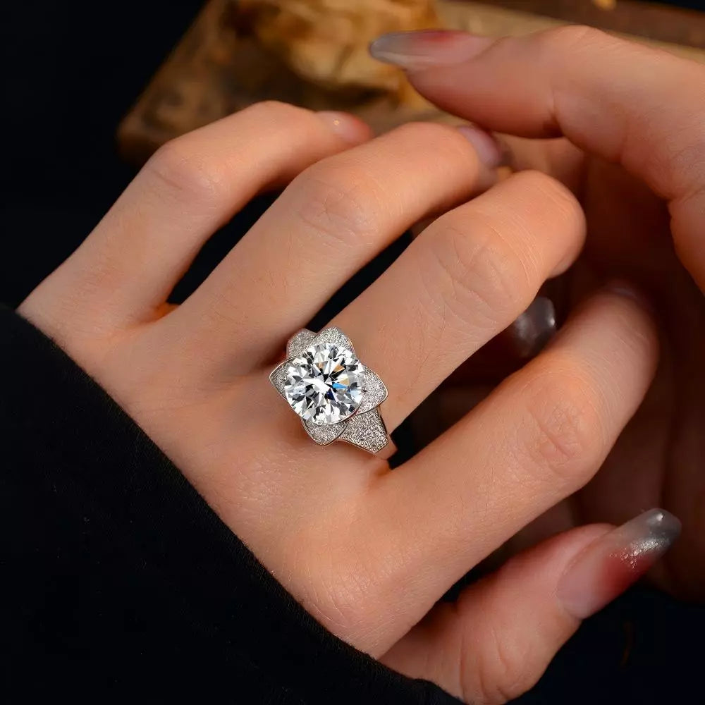 Celestial Halo Grande Solitaire 5CT