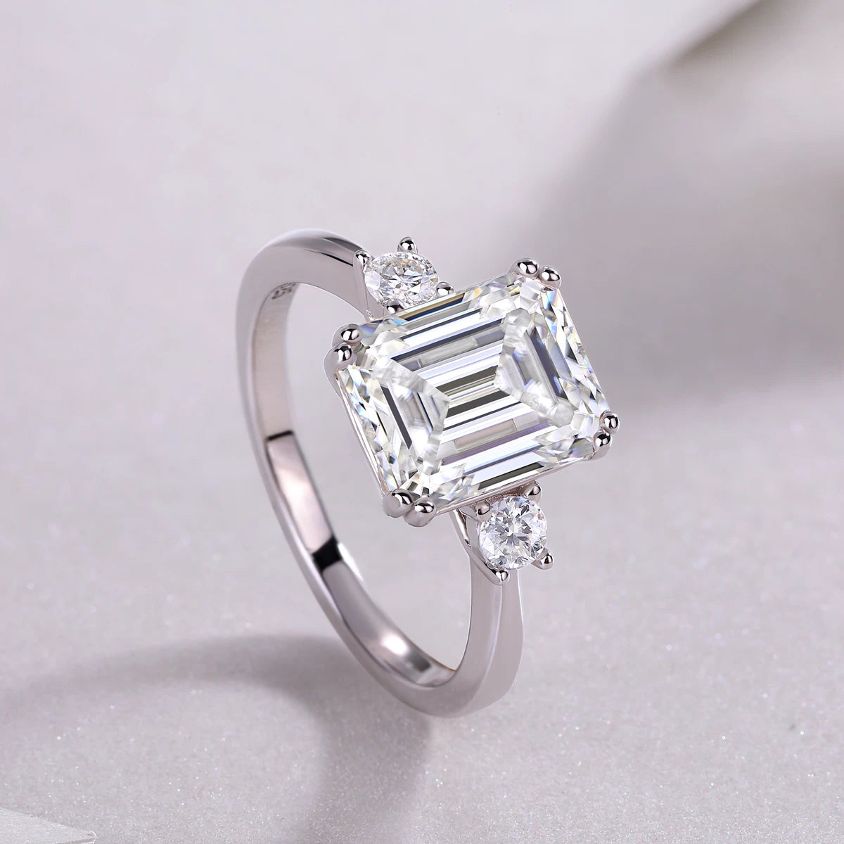 Moissanite Keepsake Ring – Eternal Sparkle, Timeless Love