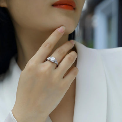 Perfect Encounter – Moissanite Engagement Ring, Timeless Elegance and Radiant Sparkle