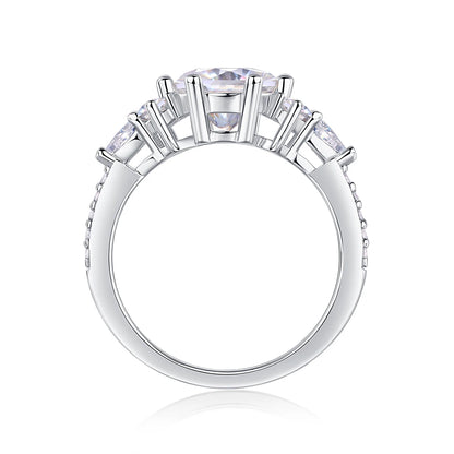 Perfect Encounter – Moissanite Engagement Ring, Timeless Elegance and Radiant Sparkle
