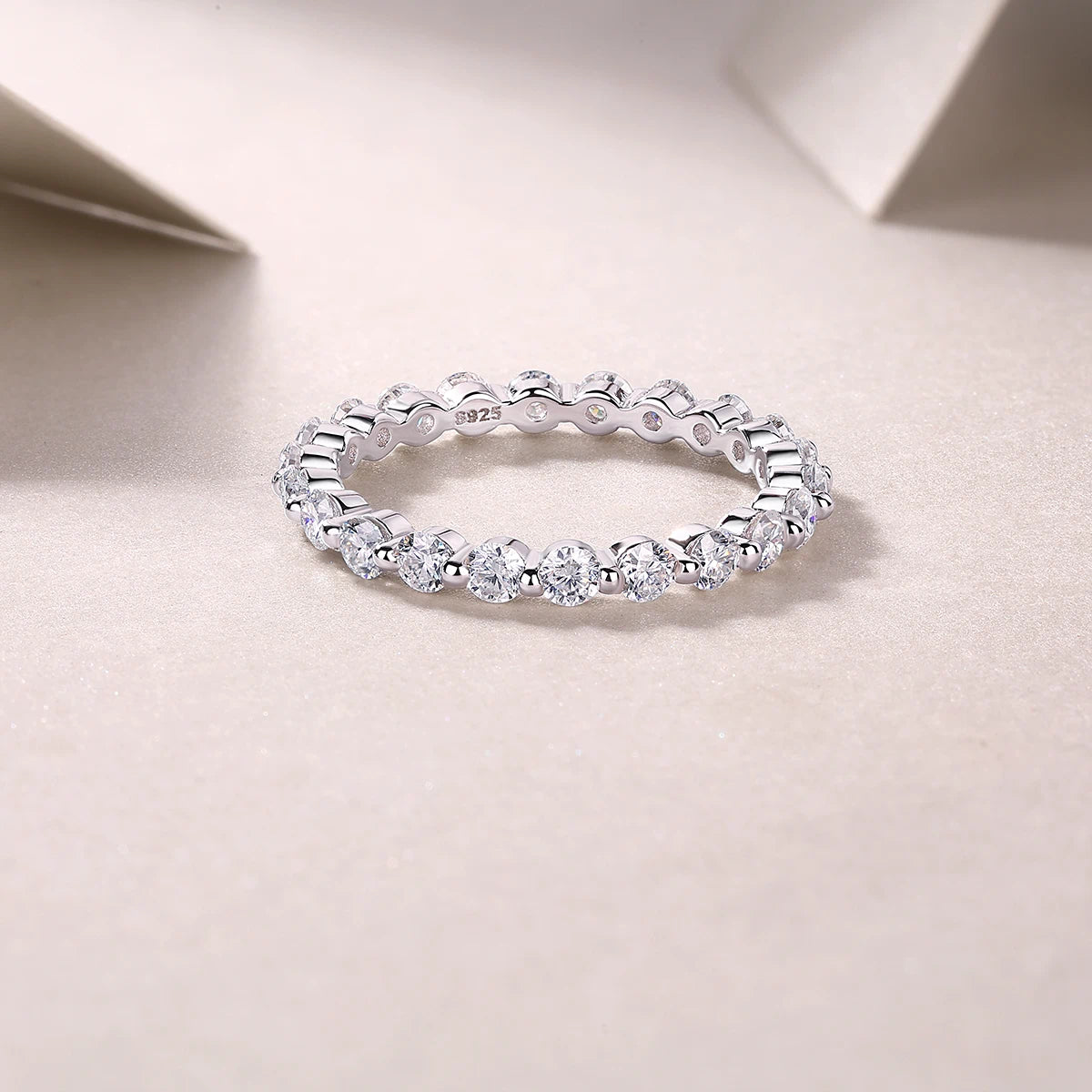 Freeze the Moment | Moissanite Diamond Ring – Radiant Brilliance, Timeless Elegance