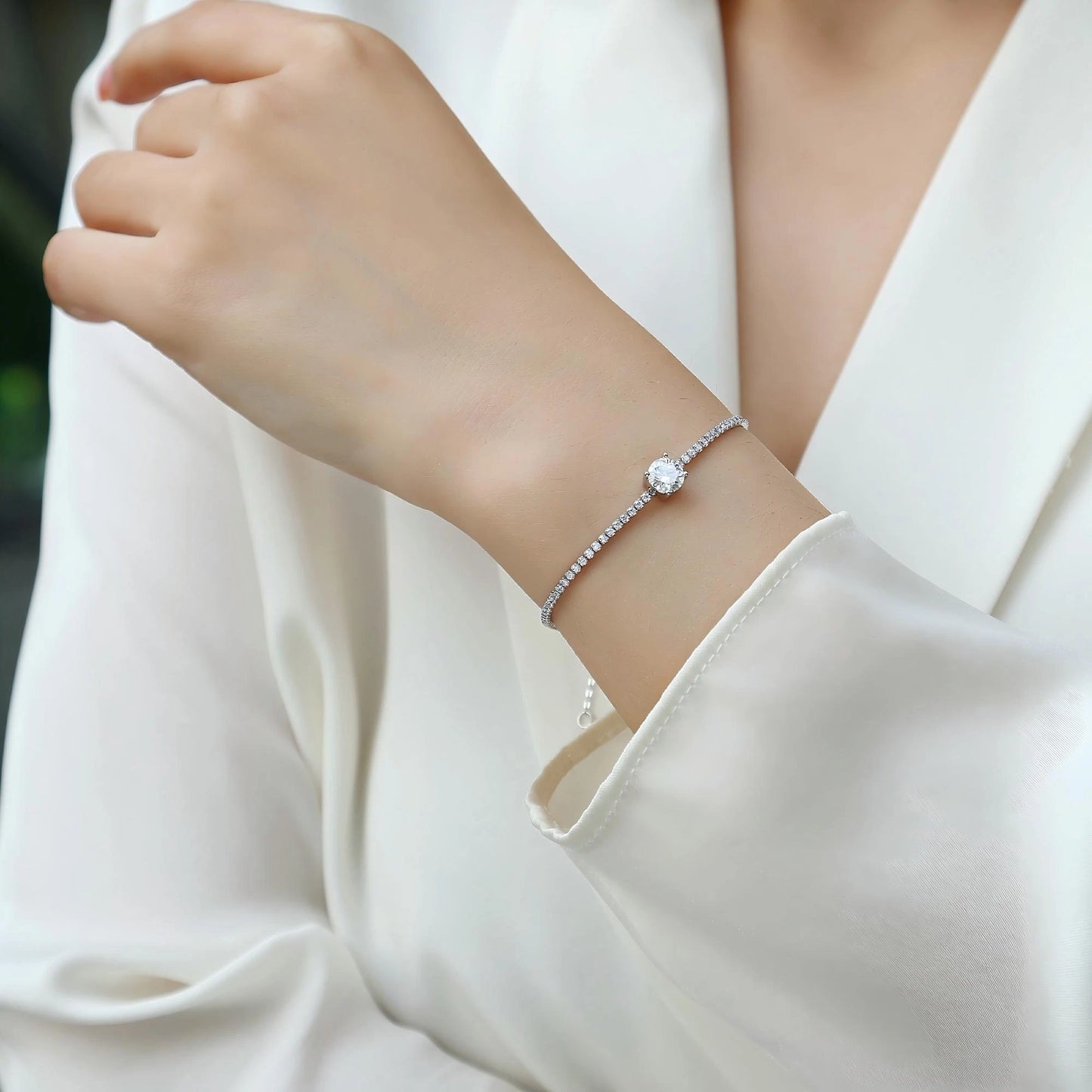 Moissanite Cube Bracelet – Geometric Elegance & Timeless Sparkle