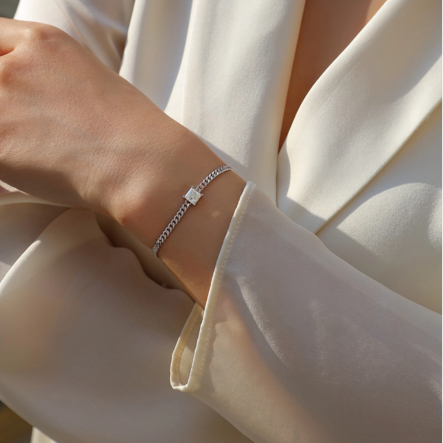 Moissanite Cuban Link Bracelet – Chic & Versatile