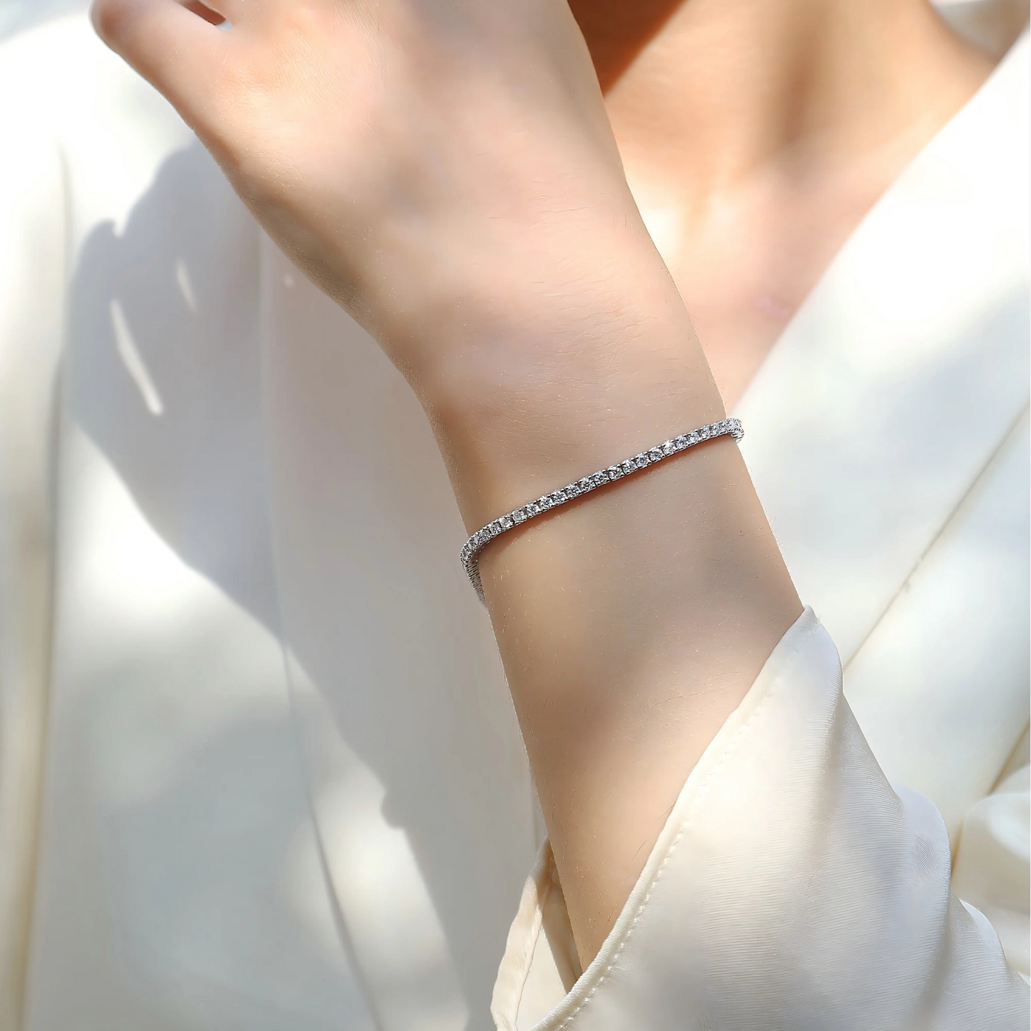 Gravity-Inspired Moissanite Bracelet – Geometric Sparkle, Luxurious Shine