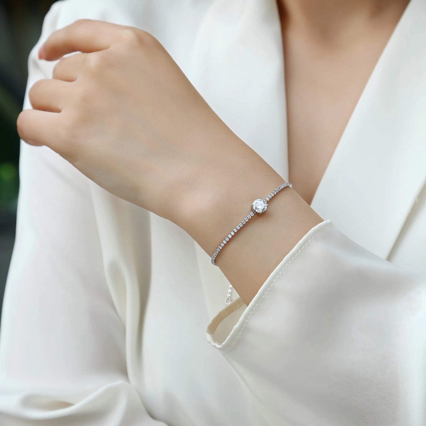 Moissanite Cube Bracelet – Geometric Elegance & Timeless Sparkle