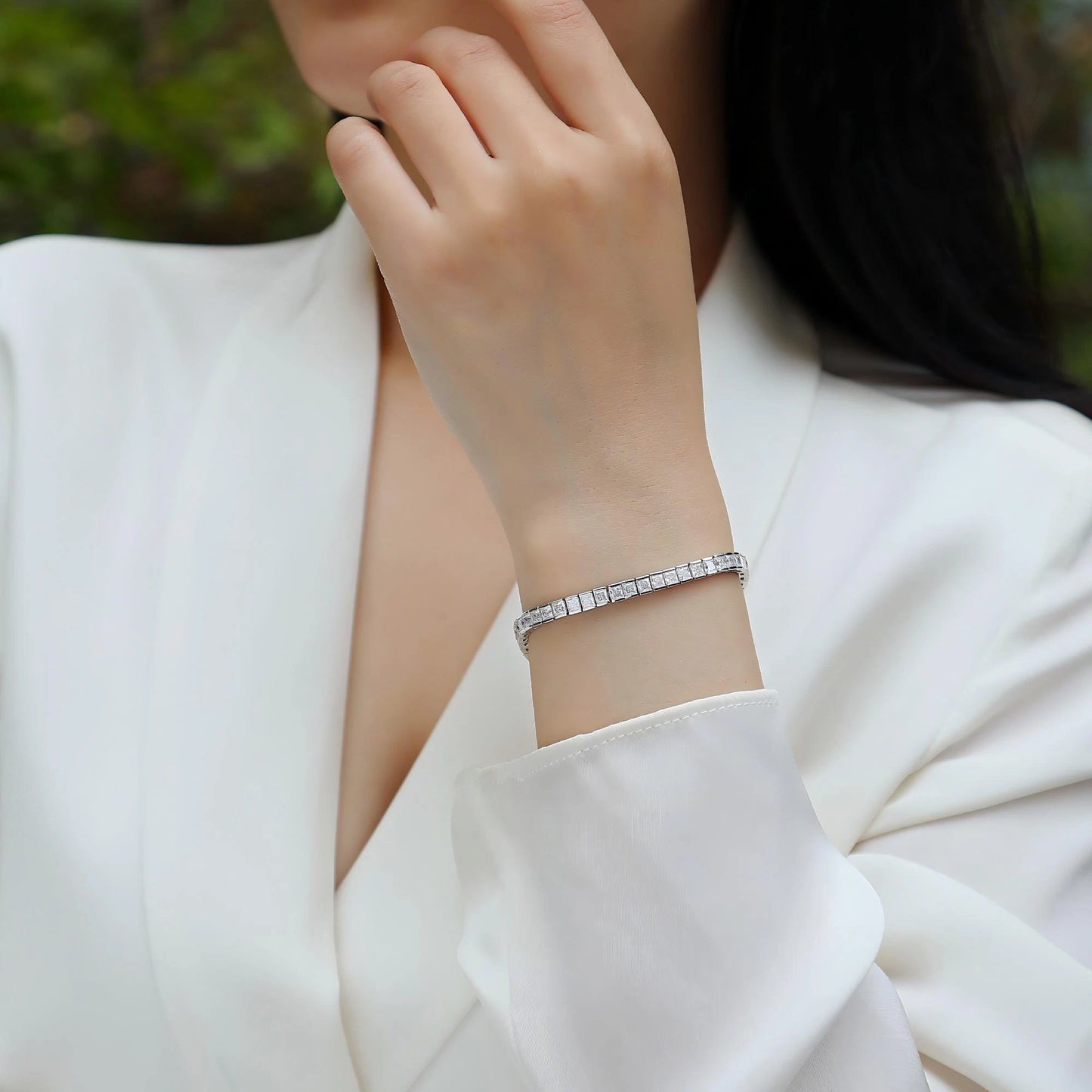 Moissanite Time Tunnel Bracelet – Elegant Minimalist Jewelry