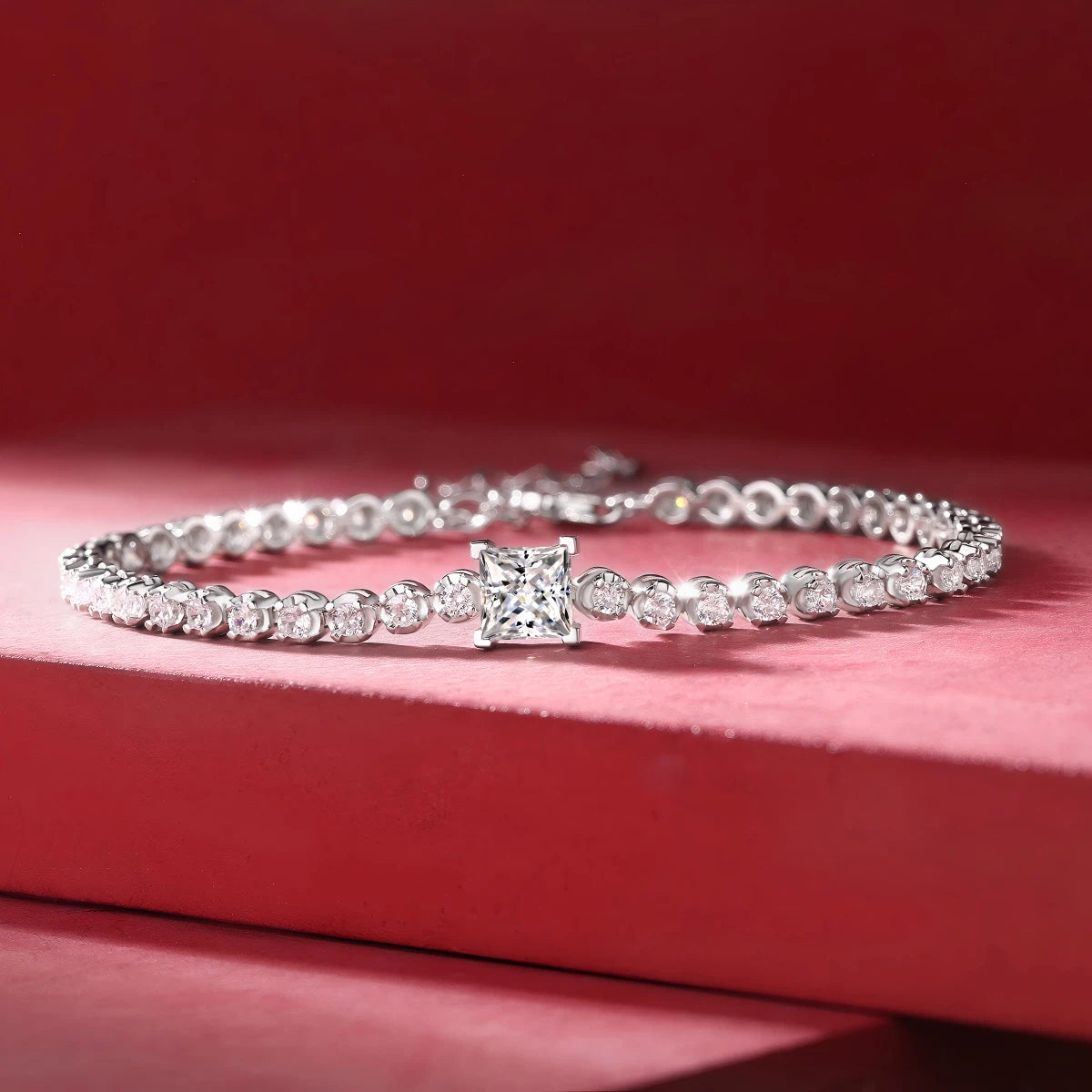 Moissanite Cube Bracelet – Geometric Elegance & Timeless Sparkle