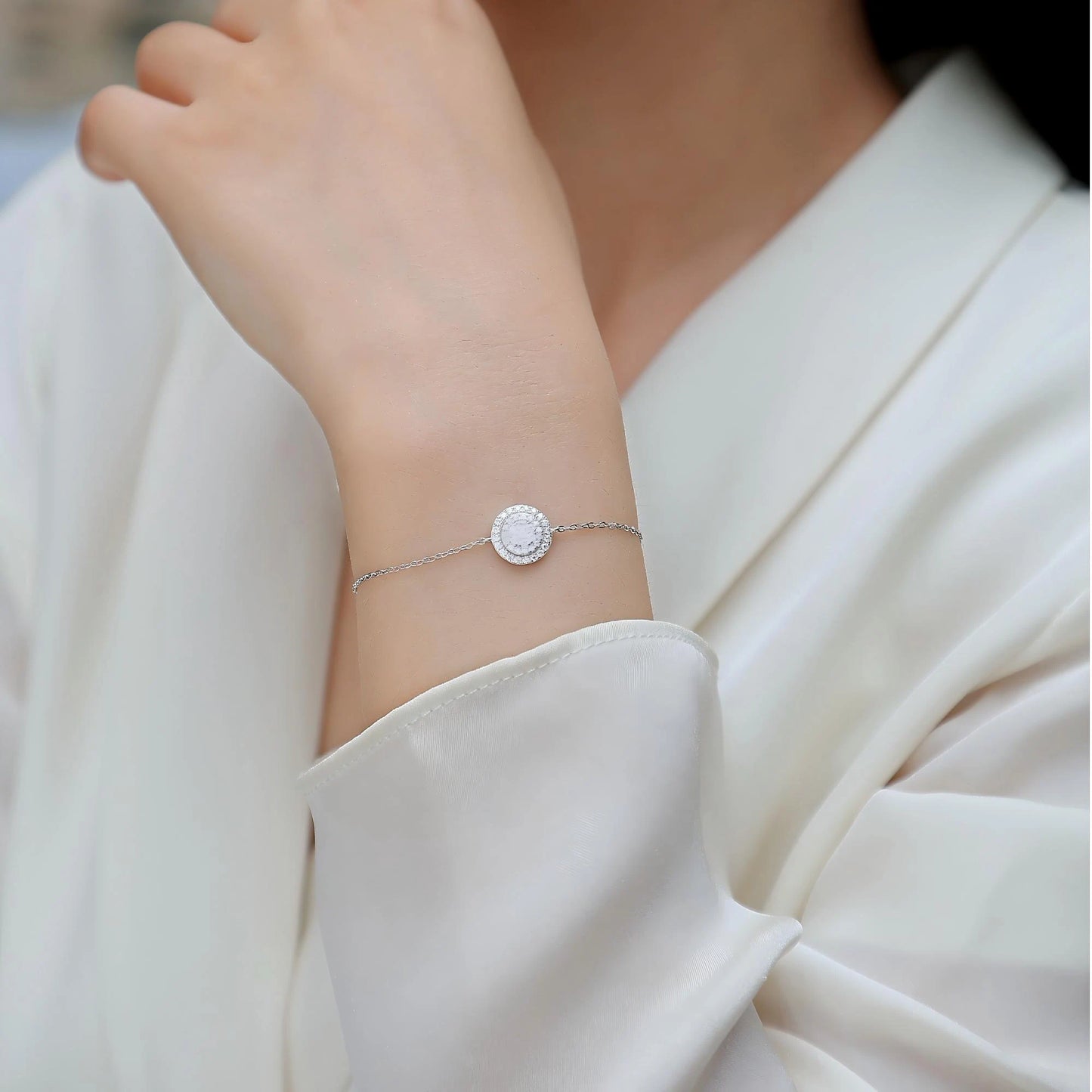 Moissanite Wealth Bracelet – Classic Meets Modern Shine