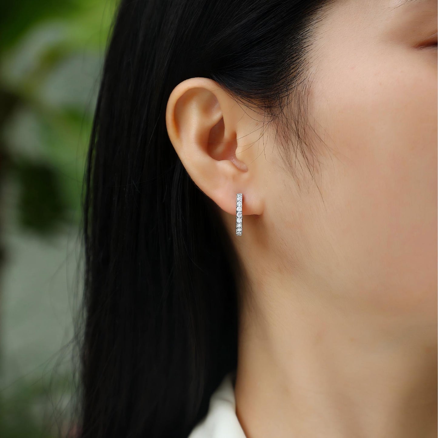 Modern Guide Moissanite Stud Earrings – Elegant Half-Hoop Design