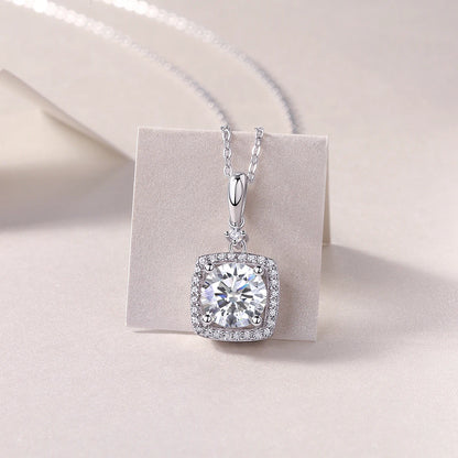 Moissanite Pendant – Sparkling Elegance