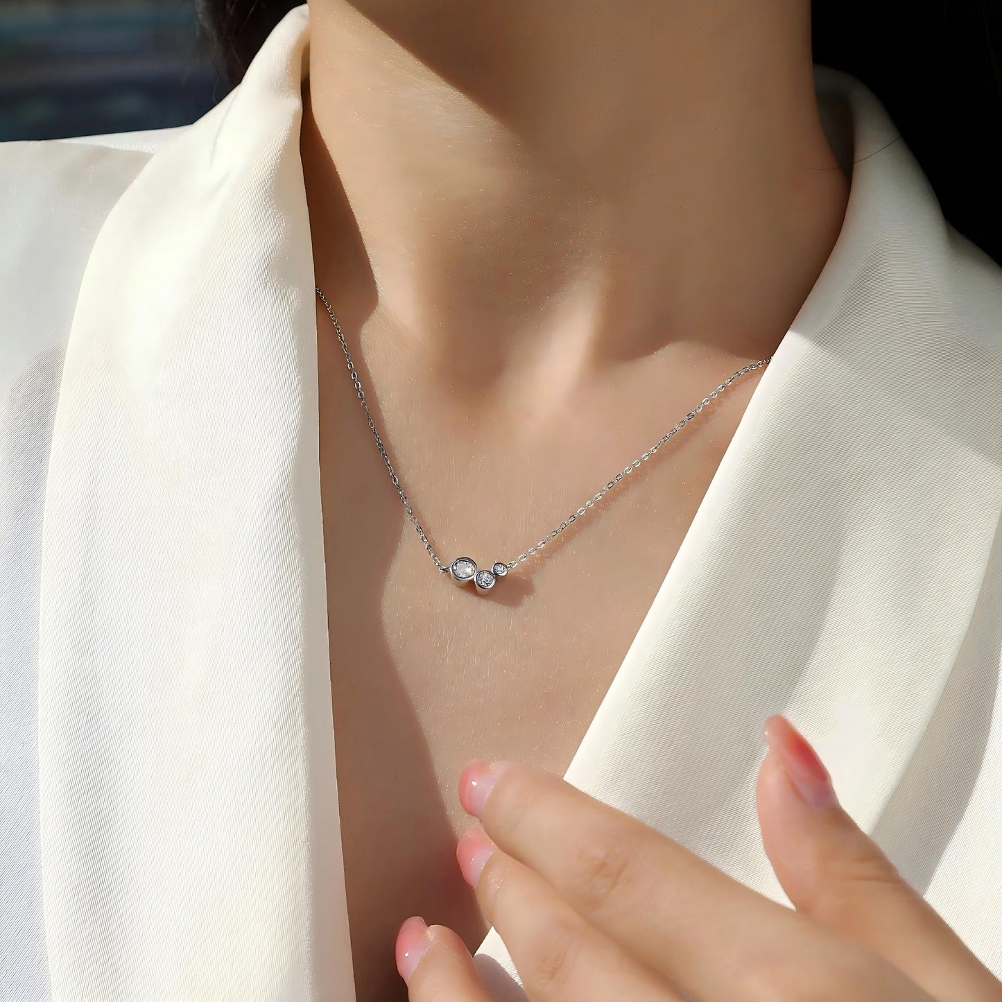 White Dew Moissanite Pendant – Elegant Minimalist Necklace