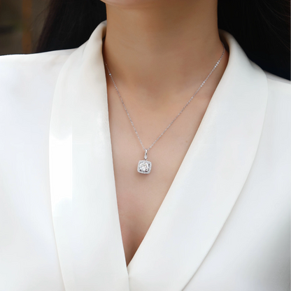 Moissanite Pendant – Sparkling Elegance