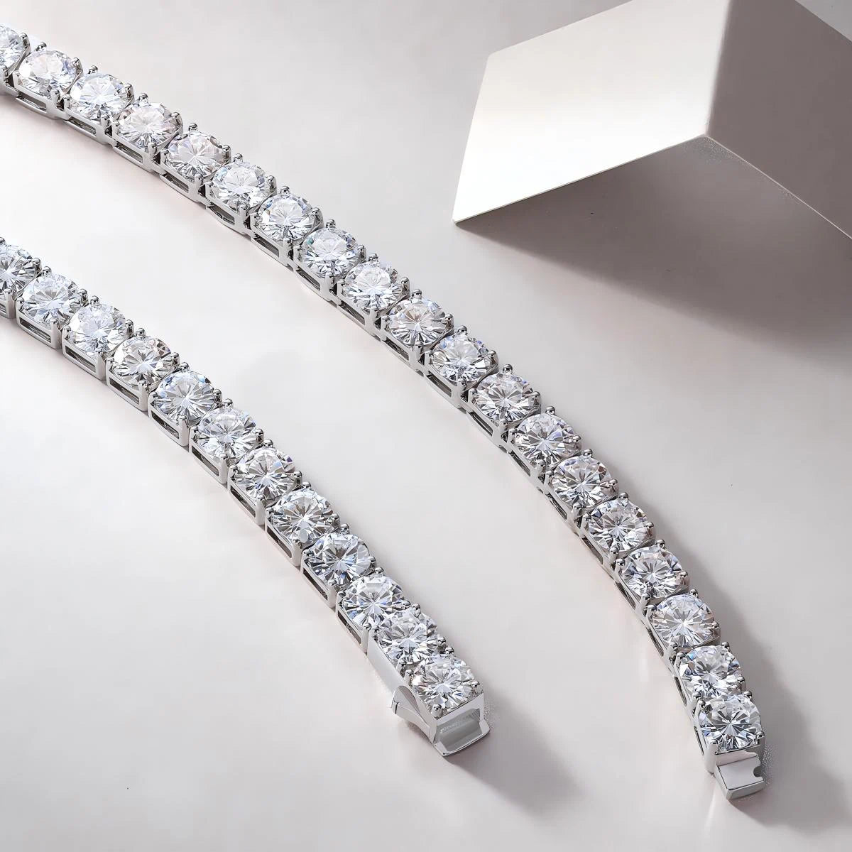 Moissanite Necklace "Endless Galaxy" – Elegant Sparkling Jewelry 0.5ct