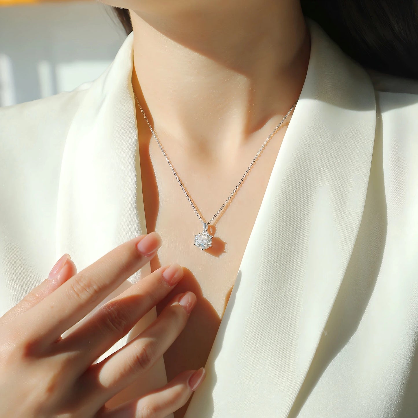 Dancing Breeze Moissanite Pendant – Classic Six-Prong Sparkle