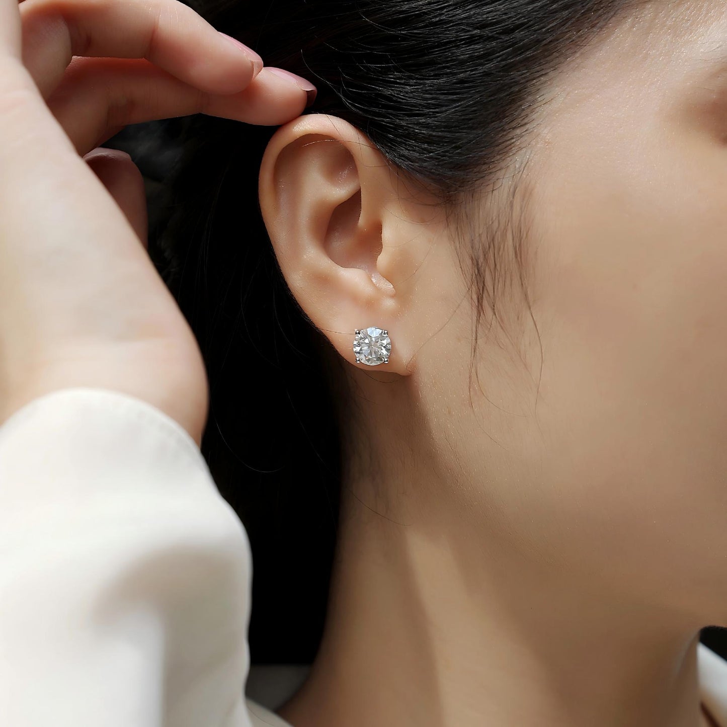 Pure Love Moissanite Stud Earrings – Dazzling Everyday Sparkle, Perfect for Romantic Moments