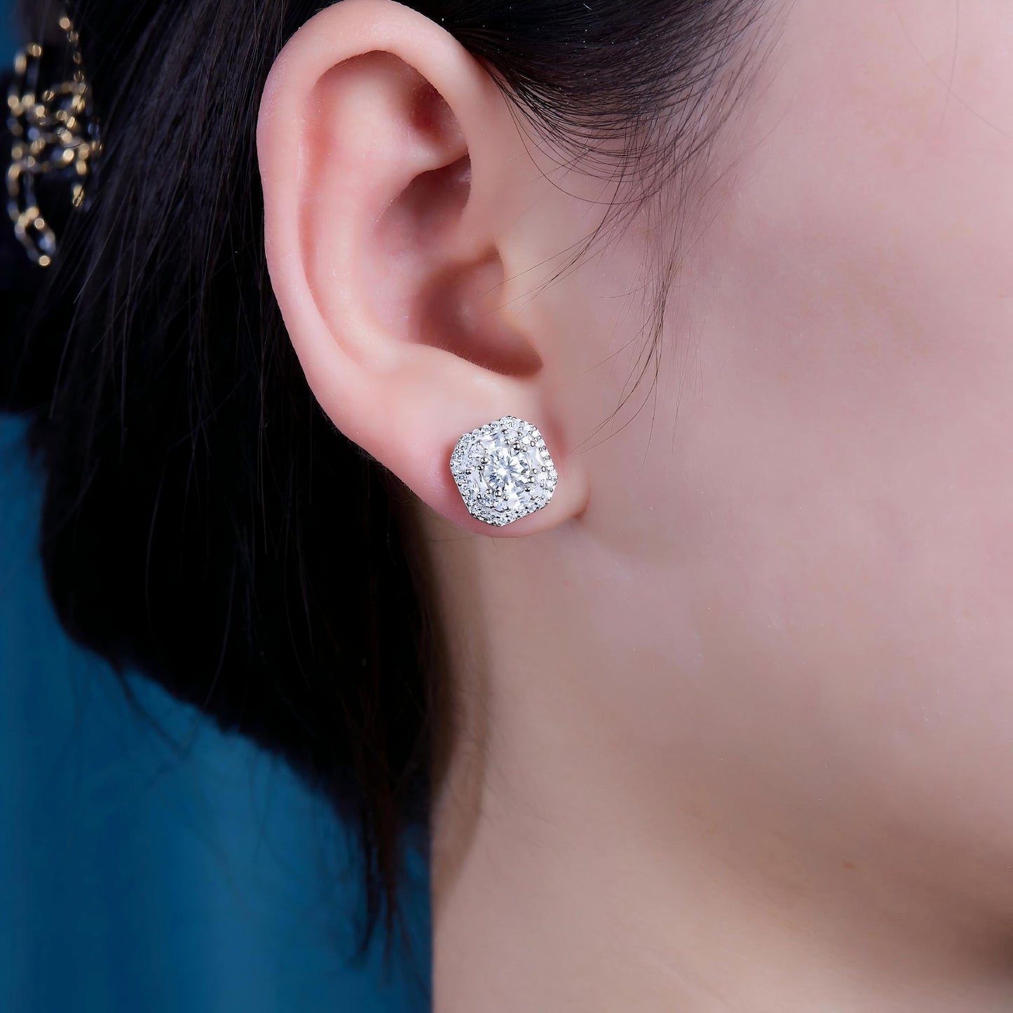 Winter Afternoon Moissanite Stud Earrings – Sparkling Star-Inspired Jewelry