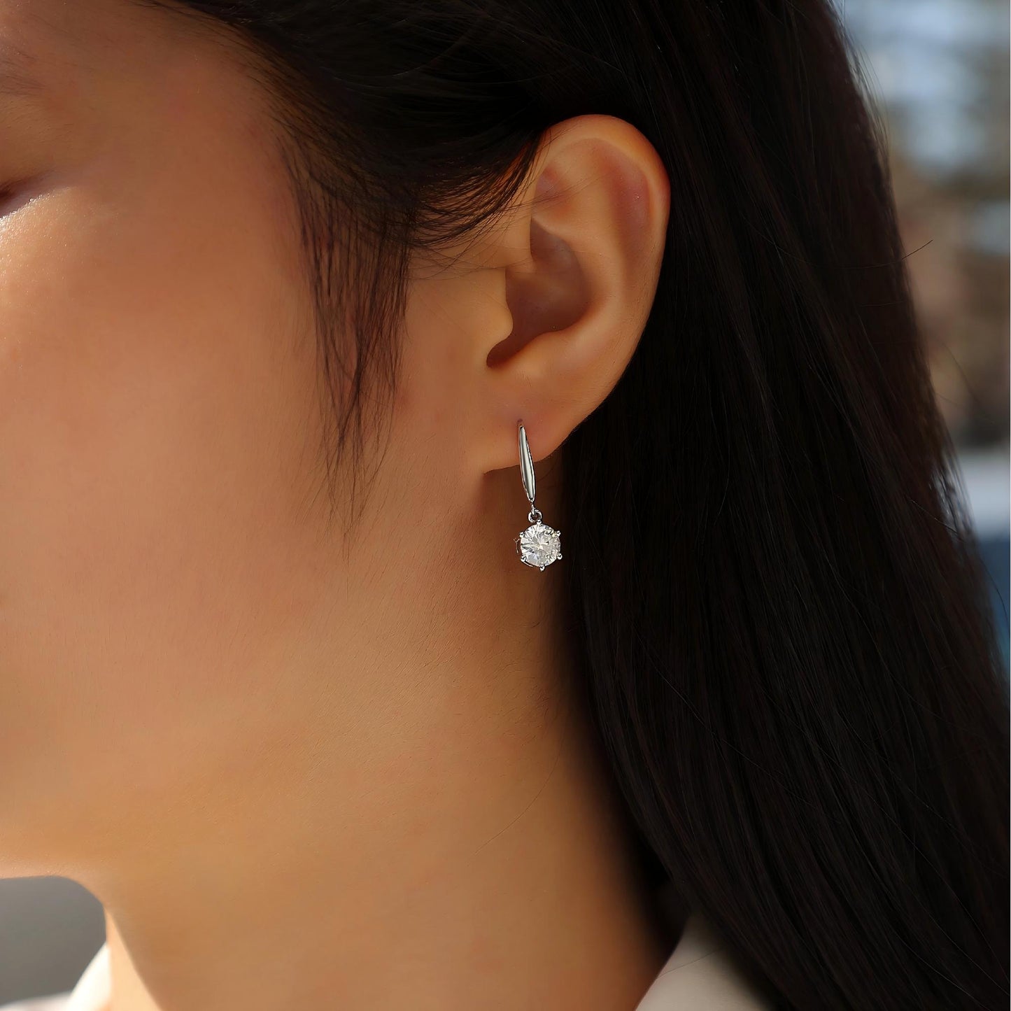 Pulsating Wind Moissanite Stud Earrings – Dazzling Round Cut, Six-Prong Elegant Setting, Sparkling Luxury Jewelry