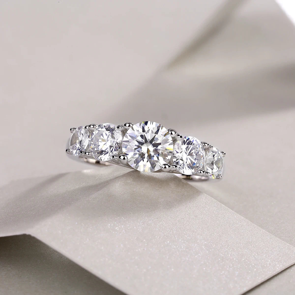 Strong Affection Moissanite Ring – A Sparkle that Speaks of Eternal Love